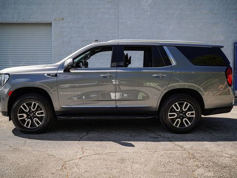 Used 2021 GMC Yukon SLT w/ SLT Premium Package image 10