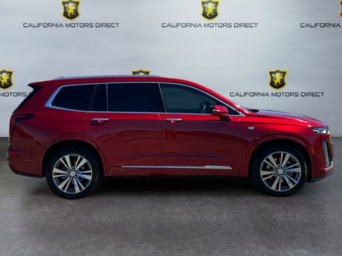 Used 2025 Cadillac XT6 Premium Luxury w/ Technology Package FWD image 6
