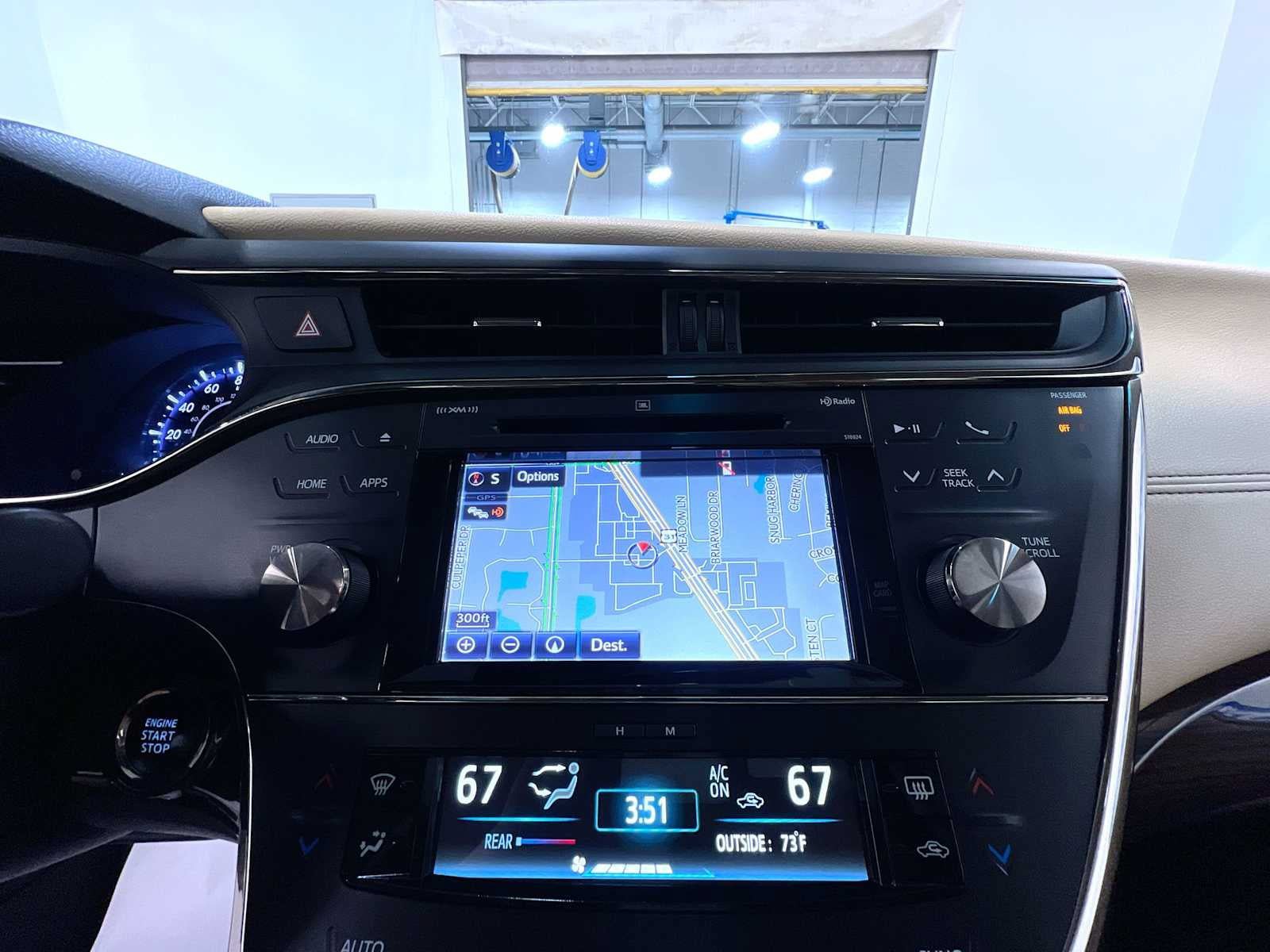 Used 2015 Toyota Avalon Limited w/ Technology Package FWD image 29