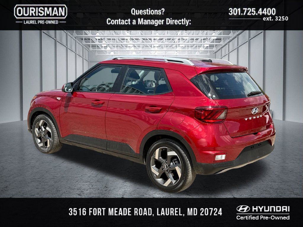 Certified 2025 Hyundai Venue SEL FWD image 3