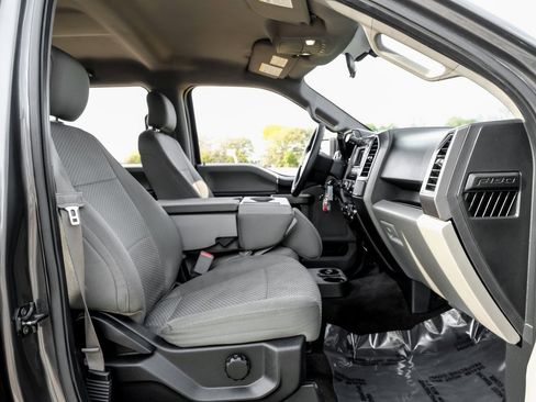 Used 2016 Ford F150 XLT image 40