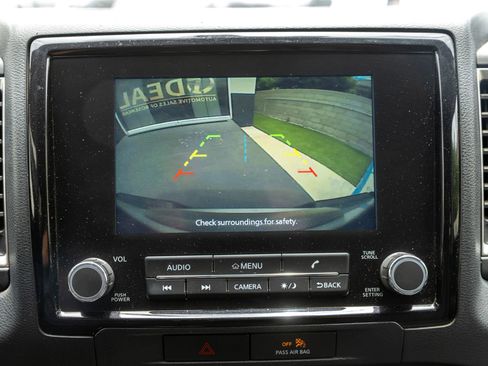 Used 2022 Nissan Frontier SV RWD image 15