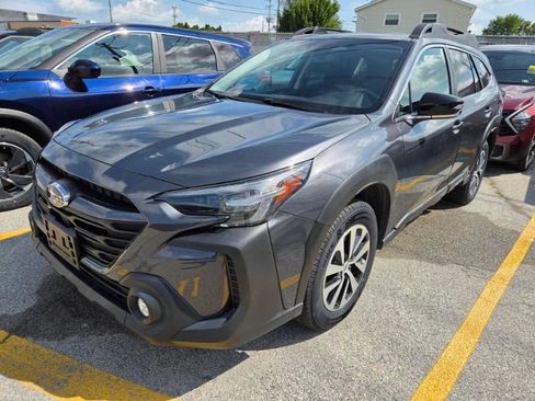 Used 2024 Subaru Outback Premium AWD/4WD image 1