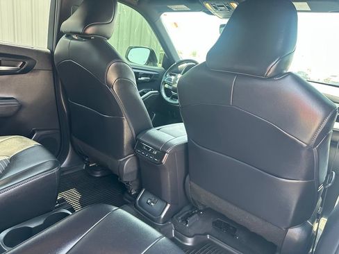 Used 2021 Toyota Highlander XSE FWD image 32