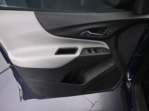 Used 2021 Chevrolet Equinox LS image 26
