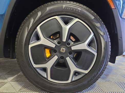 Used 2023 Rivian R1S Adventure AWD/4WD image 11