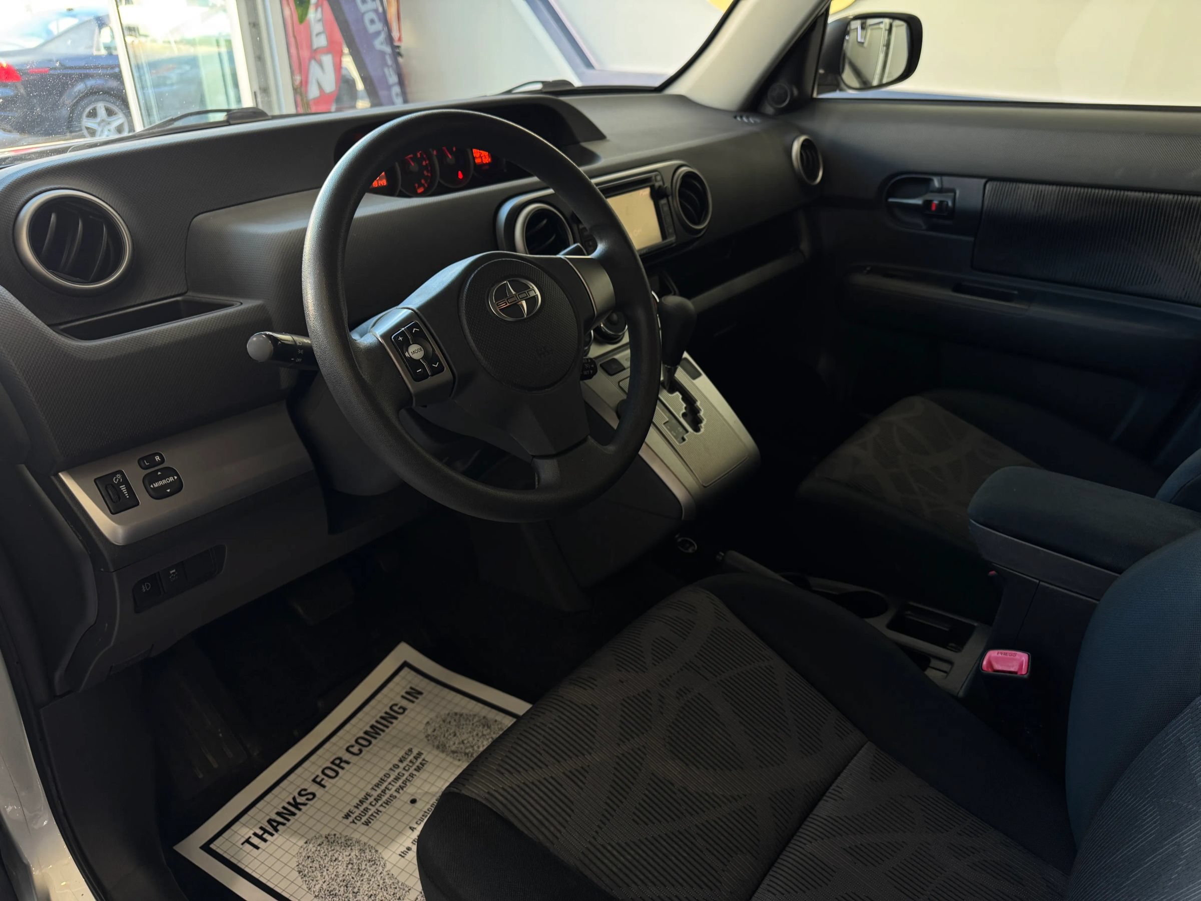 Used 2014 Scion xB FWD image 21
