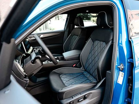 New 2025 Volkswagen Atlas Cross Sport SEL Premium R-Line image 4