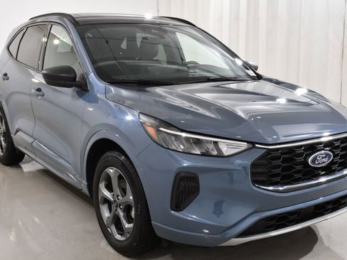 Used 2023 Ford Escape ST-Line w/ Tech Pack #1 image 4