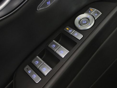 Used 2025 Genesis G80 2.5T image 19