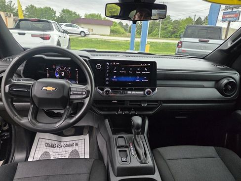 Used 2023 Chevrolet Colorado W/T RWD image 12