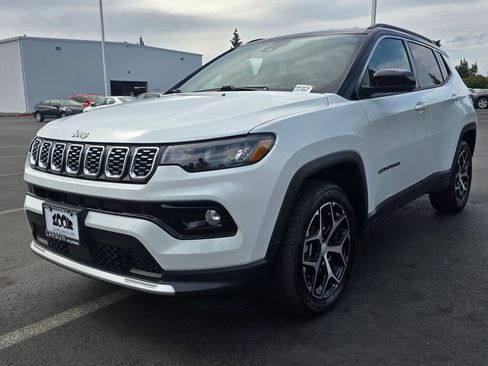 Used 2024 Jeep Compass Limited image 8