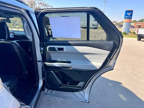 Used 2022 Ford Explorer XLT w/ Equipment Group 202A image 35