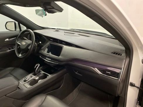 Used 2022 Cadillac XT4 Luxury w/ Cold Weather Package AWD/4WD image 21