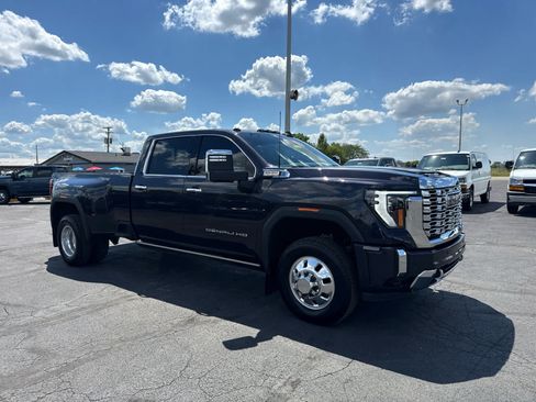 Certified 2026 GMC Sierra 3500 Denali w/ Denali Reserve Package AWD/4WD image 7