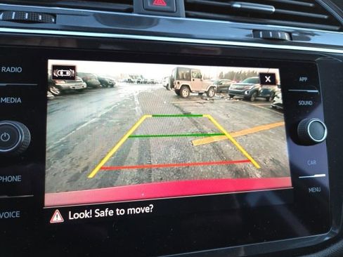 Used 2022 Volkswagen Tiguan SE image 15