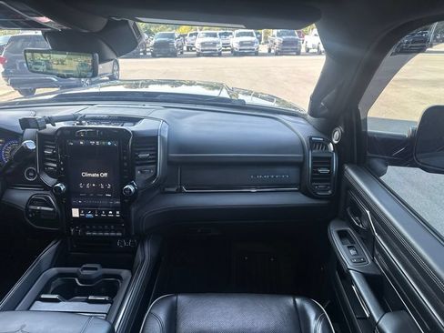 Used 2022 RAM 2500 Limited AWD/4WD image 12