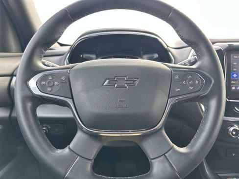 Used 2023 Chevrolet Traverse LT image 22