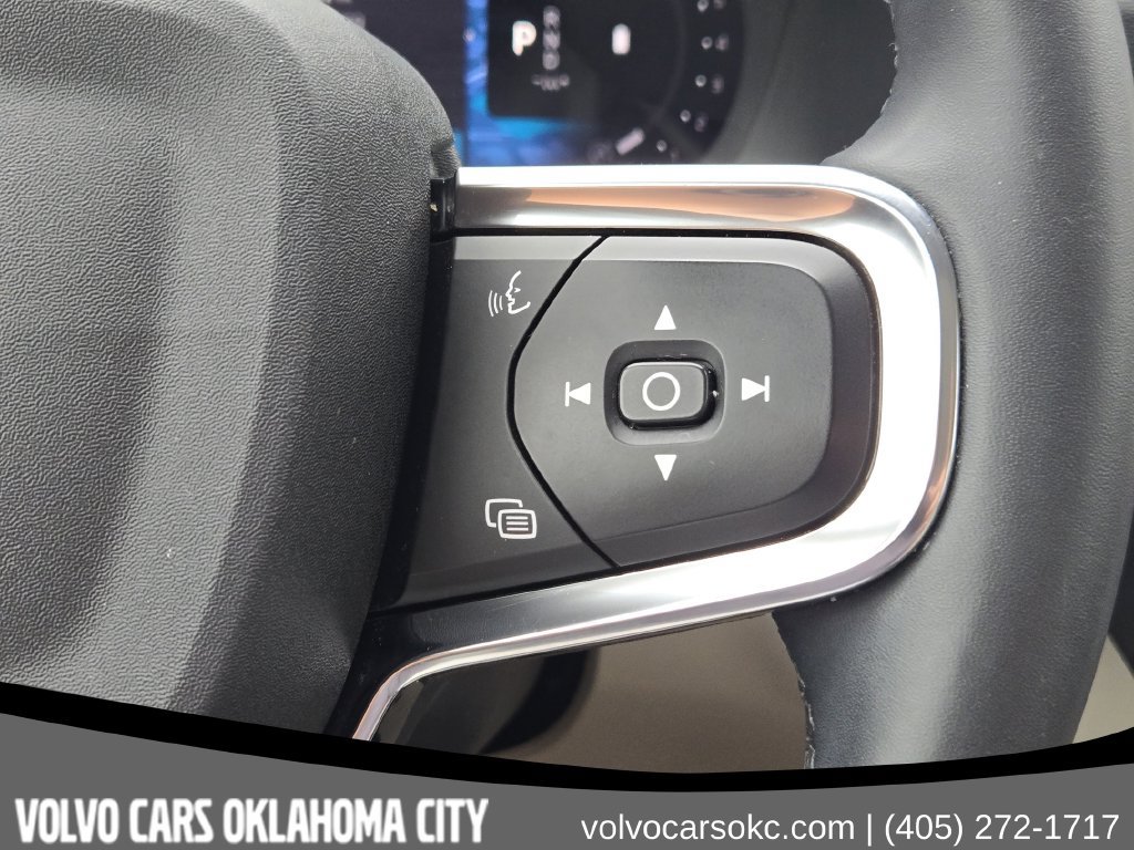 Certified 2023 Volvo XC40 B5 Plus w/ Protection Package Premier AWD/4WD image 30