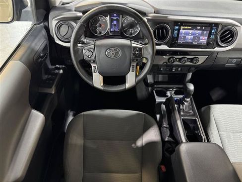 Used 2018 Toyota Tacoma SR5 RWD image 22