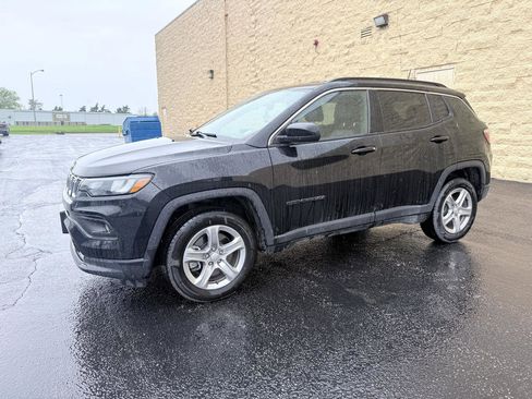 Used 2024 Jeep Compass Latitude w/ Altitude Special Edition image 1