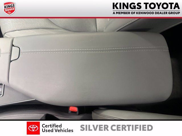 Used 2019 Toyota Avalon Limited w/ Advanced Safety Package FWD image 17