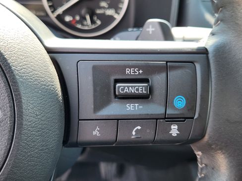 Used 2024 Nissan Rogue SV w/ SV Premium Package image 24