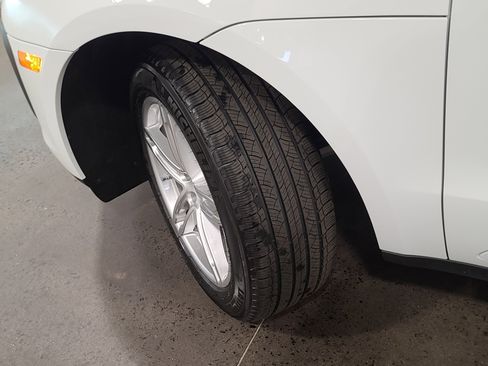 New 2026 Porsche Macan image 33