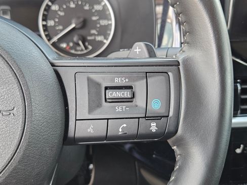 Used 2025 Nissan Pathfinder SV FWD image 20