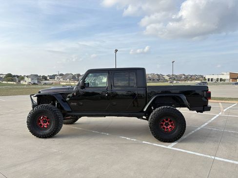 Used 2020 Jeep Gladiator Rubicon w/ Trailer Tow Package AWD/4WD image 2