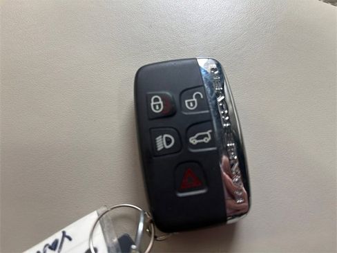 Used 2017 Land Rover Range Rover Sport HSE image 21