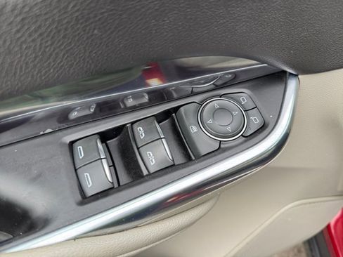 Used 2019 Cadillac XT4 Luxury w/ Cold Weather Package image 21