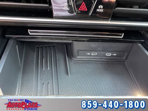 Used 2025 Volkswagen Atlas SE AWD/4WD image 25