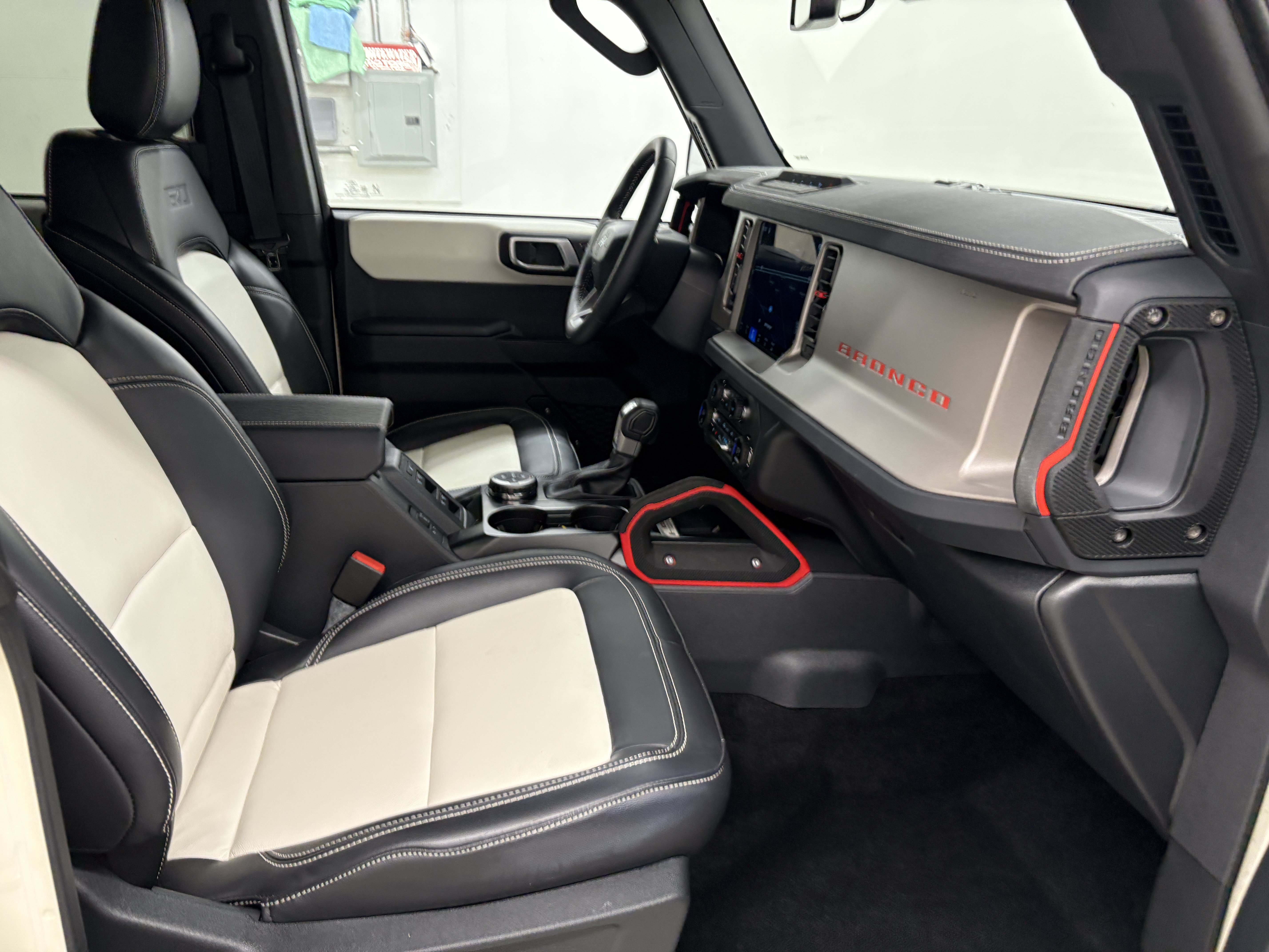 Used 2026 Ford Bronco Outer Banks w/ Sasquatch Package AWD/4WD image 25