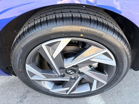Used 2024 Hyundai Elantra Limited FWD image 25