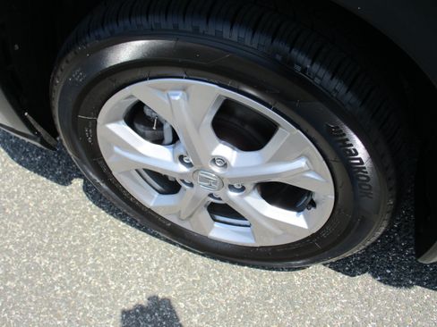 Certified 2023 Honda HR-V LX image 9