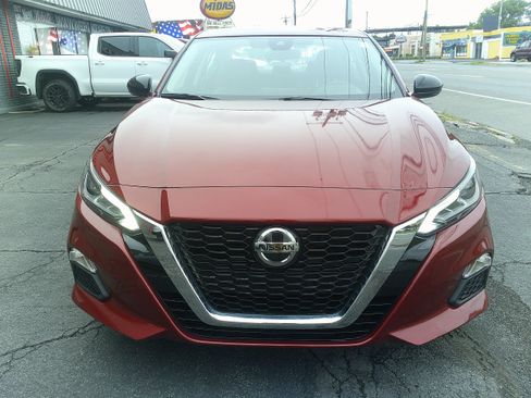 Used 2021 Nissan Altima 2.5 SR w/ SR Premium Package AWD/4WD image 4
