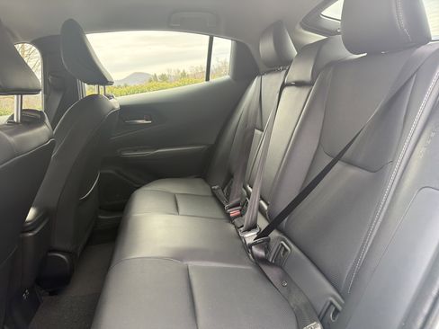 Used 2025 Toyota Prius XLE image 12