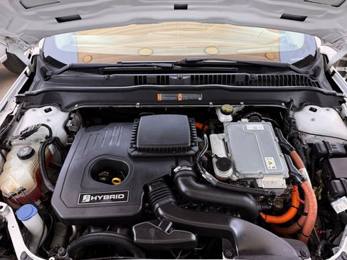 Used 2019 Ford Fusion SE FWD image 35