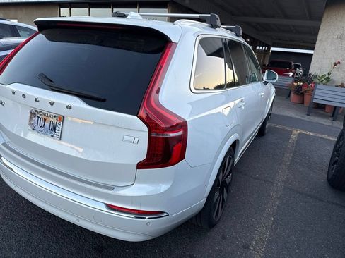 Used 2023 Volvo XC90 T8 Ultimate w/ Lounge Package AWD/4WD image 3