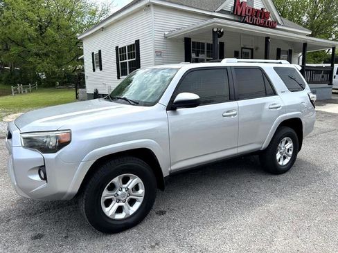 Used 2016 Toyota 4Runner SR5 image 7