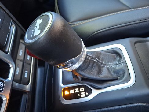 Used 2024 Jeep Wrangler Unlimited Sahara w/ Technology Group image 14