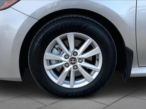 Used 2026 Toyota Camry LE image 10