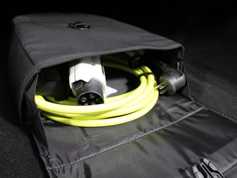 Used 2023 BMW 530e w/ M Sport Package image 41