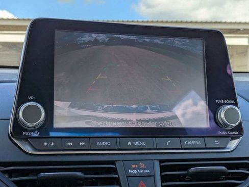 Used 2022 Nissan Altima 2.5 SV FWD image 19