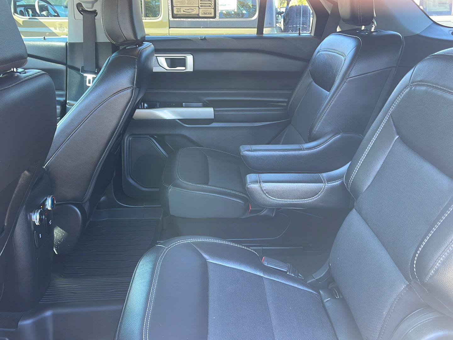 Used 2023 Ford Explorer Limited w/ Equipment Group 301A RWD image 32