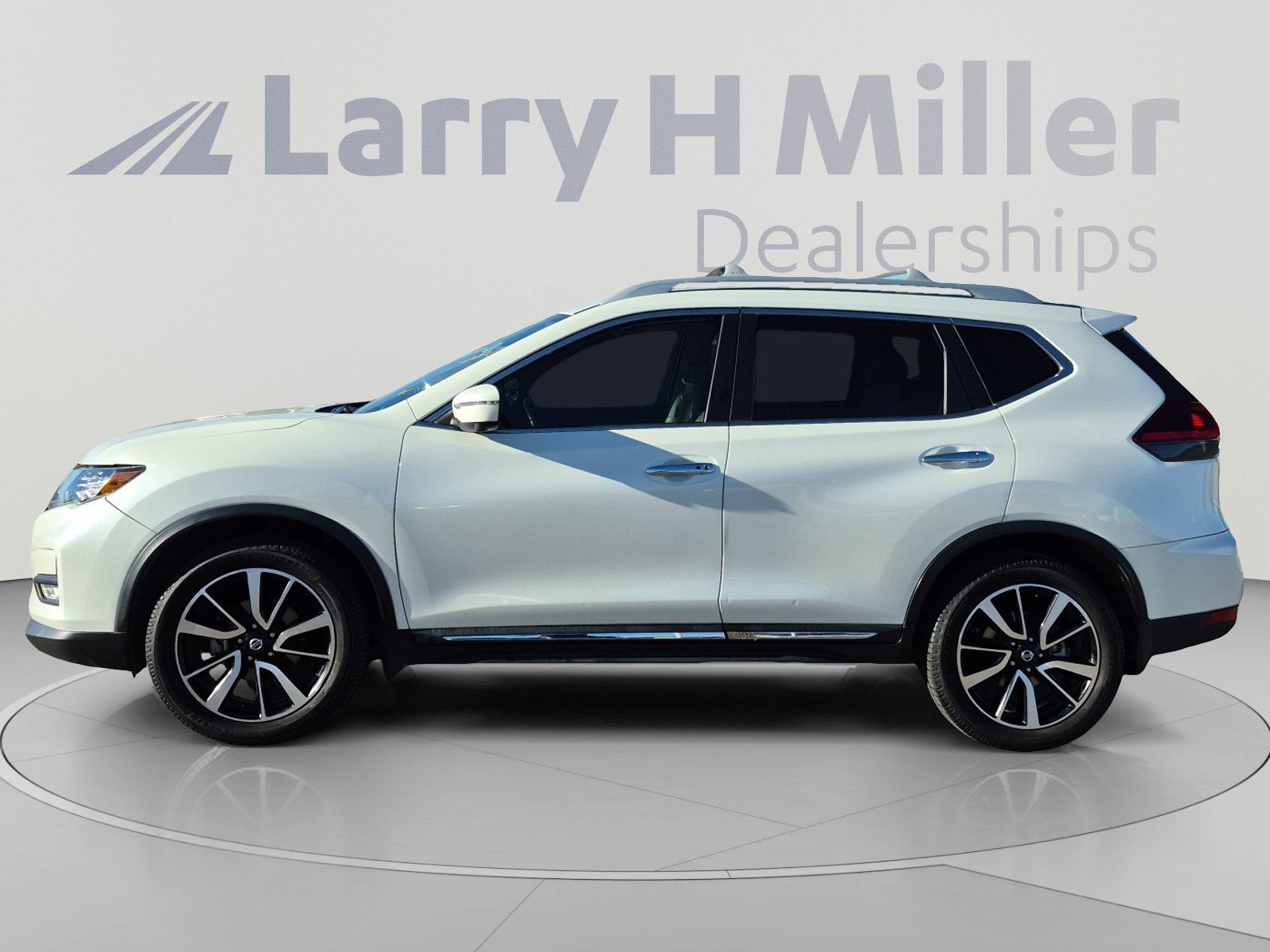 Used 2020 Nissan Rogue SL w/ Premium Package AWD/4WD image 2