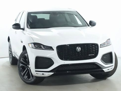 Used 2025 Jaguar F-PACE R-Dynamic S image 2