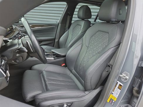 Used 2023 BMW 530e xDrive image 5