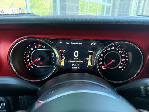 Used 2022 Jeep Wrangler Unlimited Rubicon w/ LED Lighting Group AWD/4WD image 47